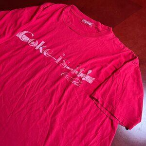 VTG 90s Official Coca-Cola Coke Is It! Distressed Single Stitch Graphic Tee (XL)